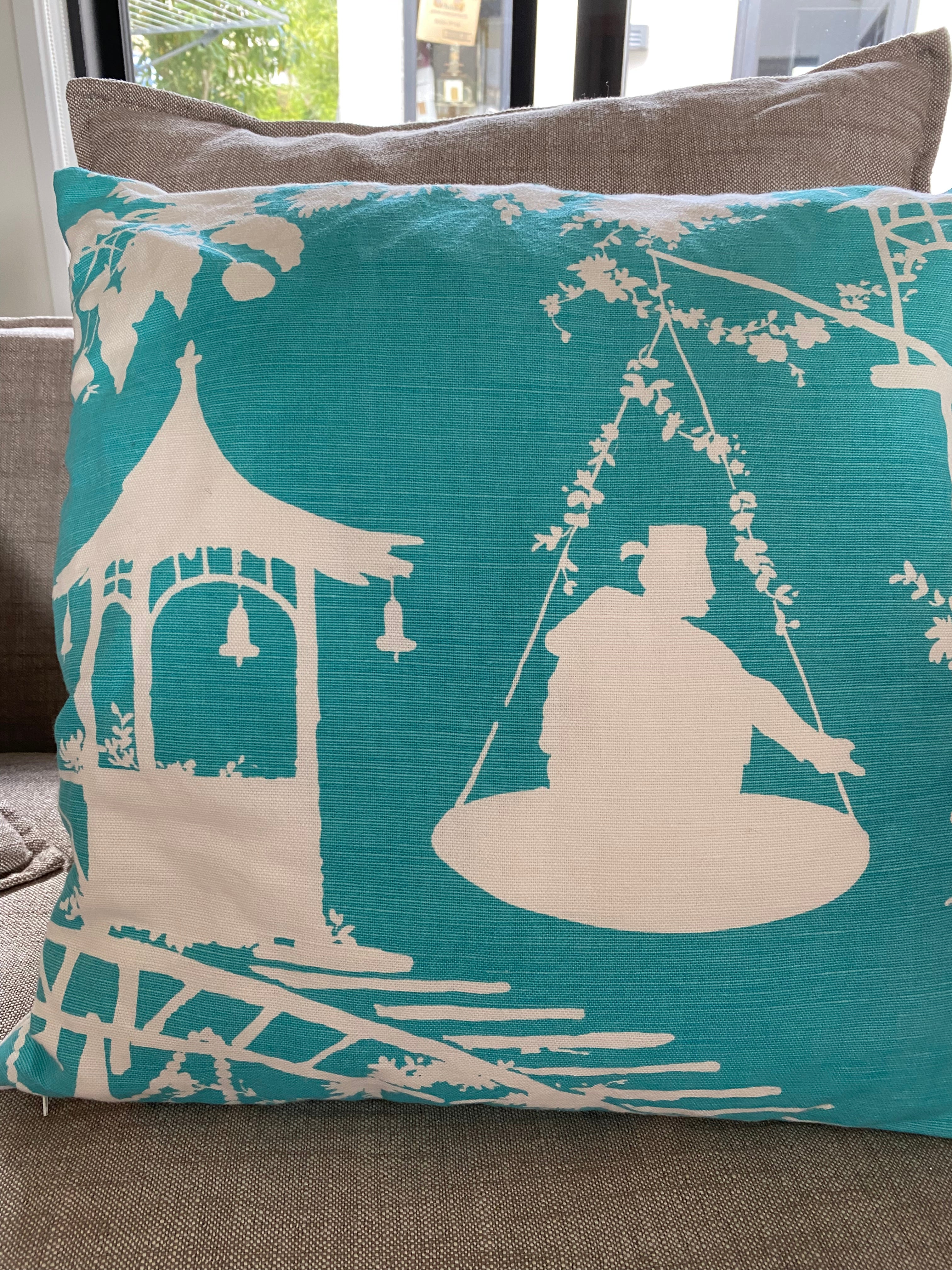 Designer cushion cover in linen/cotton. Turquoise & white oriental theme! White only on backside